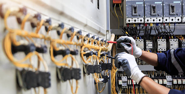 Professional Electrician technician working in Winfield, MO